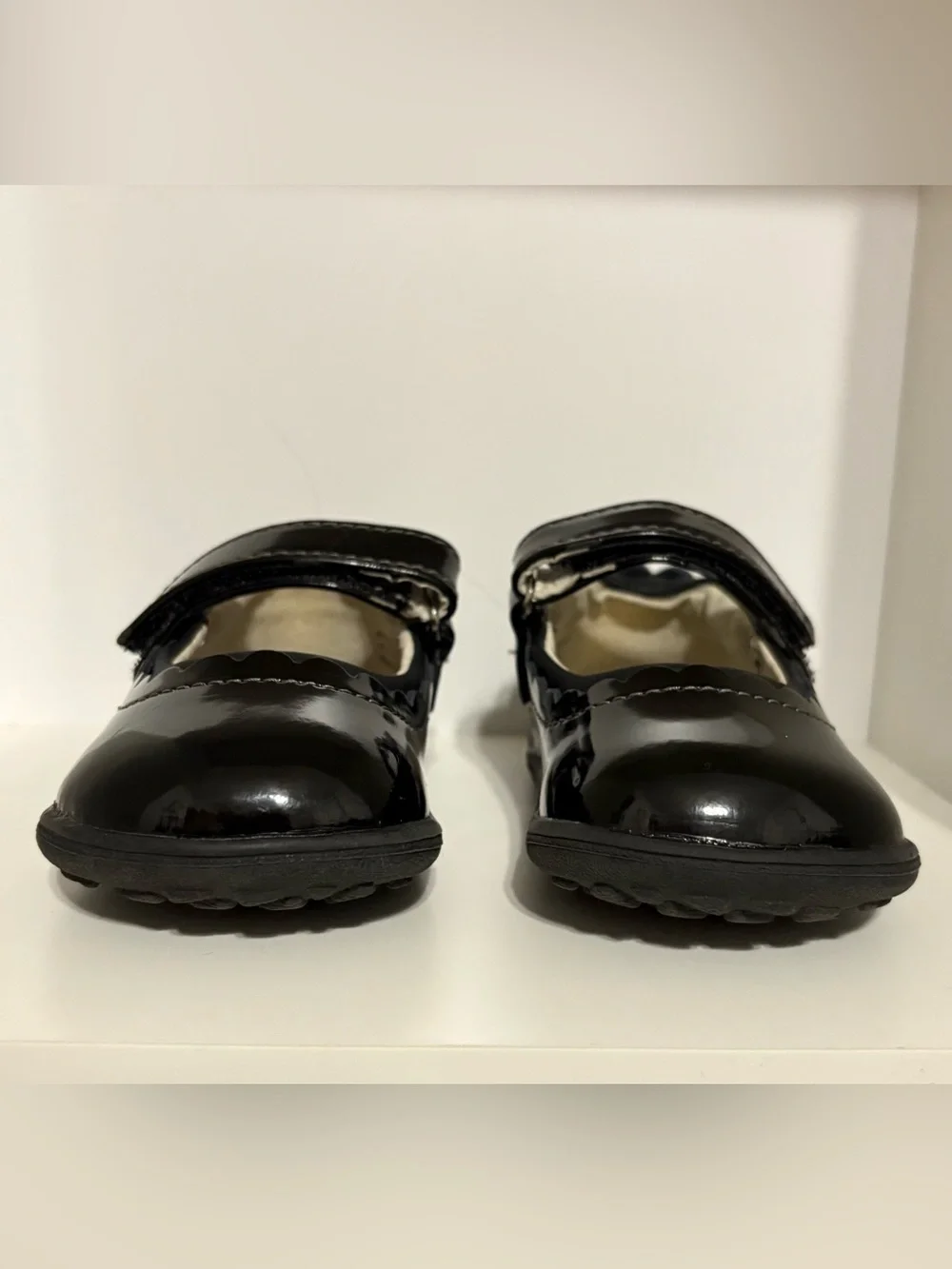 See Kai Run Jane II Girls Black Patent Mary Jane with Scalloped Trim